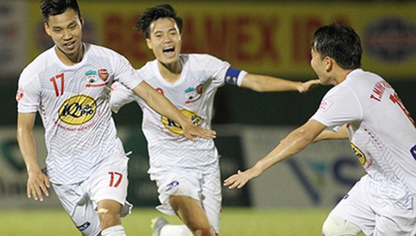 ĐH 11 cầu thủ 'Tỉnh lẻ' ẵm cúp V.League dễ như trở bàn tay