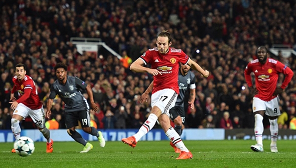 Chấm điểm MU - Benfica: Người hùng 'bất đắc dĩ'