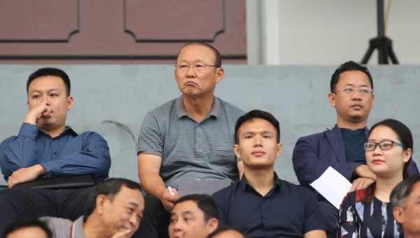 Tin HOT 1/11: Lên danh sách 50 cầu thủ tập trung ĐTVN