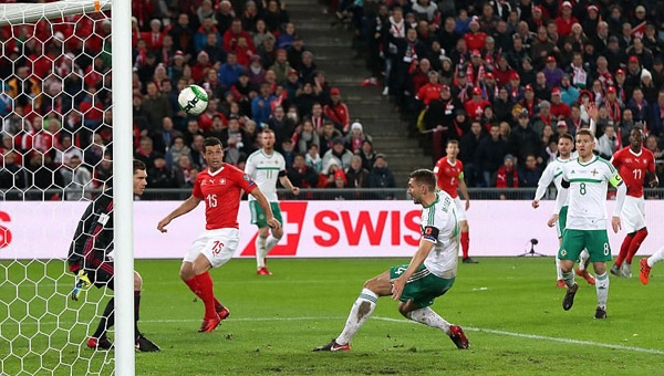 Đội đầu tiên ở châu Âu vượt qua vòng play-off, giành vé dự World Cup 2018