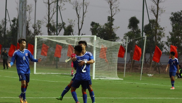 HLV U15 Stoke City bất ngờ muốn chiêu mộ 1 cầu thủ của PVF