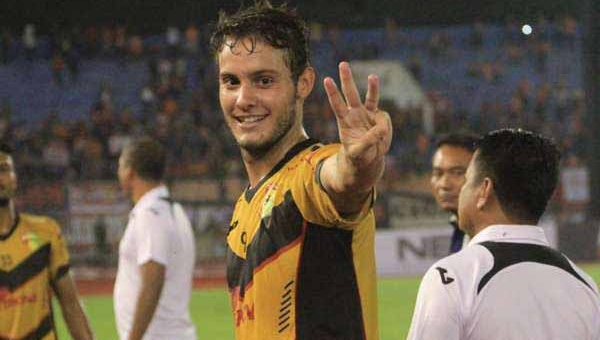 CLB V-League ngậm ngùi chia tay ngoại binh vì đòi hỏi quá cao