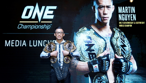 Huyền thoại Martin Nguyễn xúc động ngày trở về Việt Nam