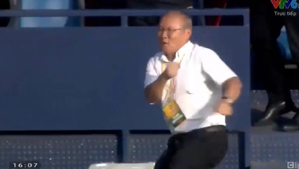 HLV Park Hang Seo ăn mừng như PSY nhảy Gangnam Style