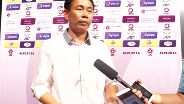 HLV Lao Toyota: 'Tôi rất thất vọng khi thua đội bóng VN'