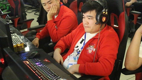 Người TQ lại ngả mũ thán phục tài năng của Chim Sẻ Đi Nắng