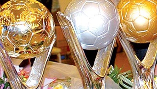 Trao giải QBV Việt Nam 2017: Khó thoát khỏi hai cái tên