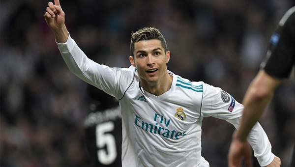 Ronaldo lập kỷ lục chưa từng có sau cú đúp xé lưới PSG