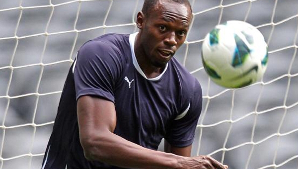 Sốc: Usain Bolt ký hợp đồng bóng đá chuyên nghiệp ở tuổi 31