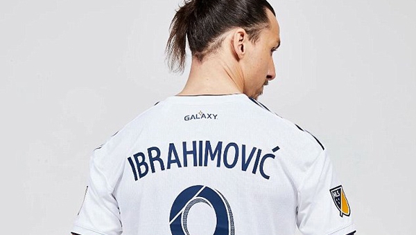 HOT: Vừa rời MU, Ibrahimovic công bố CLB mới cực dị