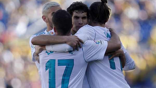 Benzema và Bale giúp Real giành trọn ba điểm