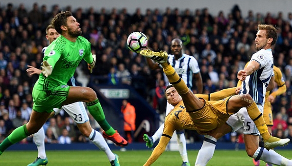 Tottenham thua đội bét bảng West Brom
