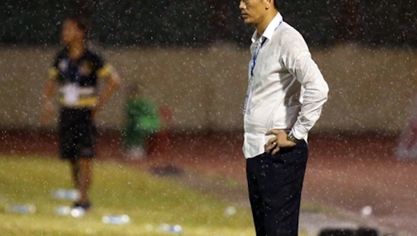 HLV SLNA tính từ chức sau trận thua Hà Nội