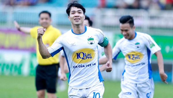 Công Phượng và Minh Vương vẽ siêu phẩm, HAGL vẫn thua QN