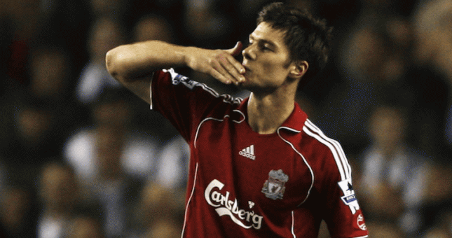 VIDEO: Xabi Alonso - Quý ông lịch lãm của giới quần đùi áo số!