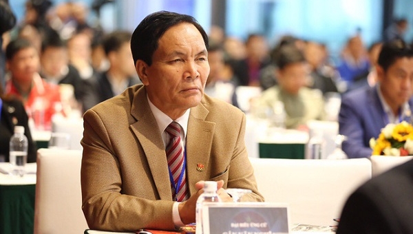 Phó Chủ tịch VFF Cấn Văn Nghĩa từ chức