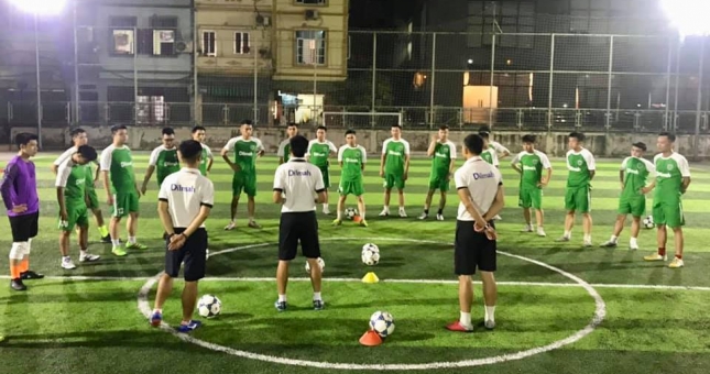 Học viện Trà Dilmah - Hà Đông mở lớp dạy bóng đá cho người lớn