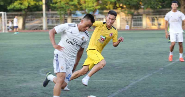 Gia Việt FC và Mobi tạo trận cầu 'mưa bàn thắng'