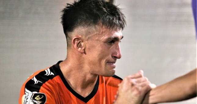 Văn Công bắt penalty sai luật, Đỗ Merlo bật khóc vì thất vọng