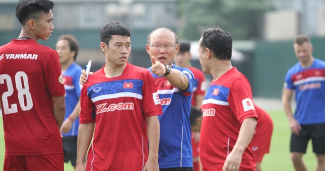 HLV Park Hang-seo gây bất ngờ trong danh sách ĐTVN đấu Thái Lan