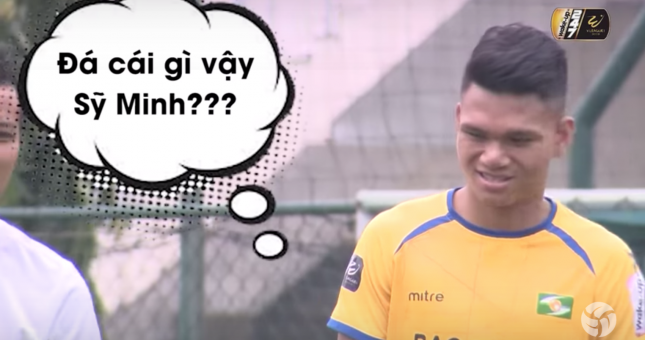 Wake-up 247 Challenges: 'Siêu nhân đá phạt' Sỹ Minh đối đầu tuyển thủ Xuân Mạnh