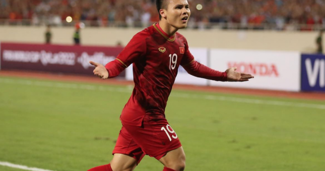 VIDEO: Màn ăn mừng đầy kiêu hãnh của Quang Hải trước Malaysia