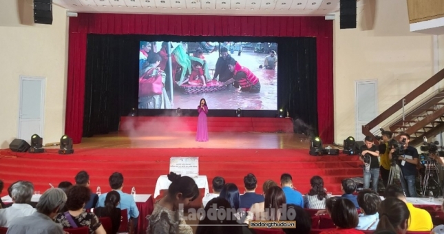Đặc sắc chương trình nghệ thuật 'Ủng hộ miền Trung thương yêu - Nơi ấm áp trái tim'