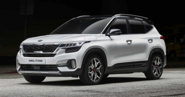 Kia Seltos sắp có bản nâng cấp với cửa sổ trời và logo mới