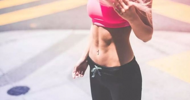 Chơi những môn thể thao này để có 'cơ bụng săn chắc'