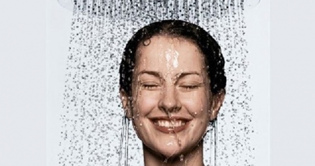 Tắm nước lạnh: 4 Lợi ích 'hiển nhiên'