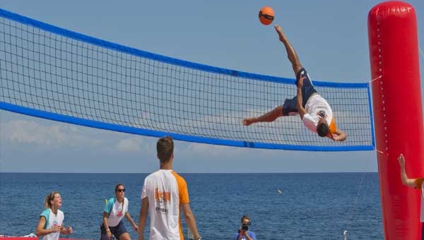 Cờ vua đấm bốc, đấu vật ngón chân và 8 môn thể thao kỳ lạ khác