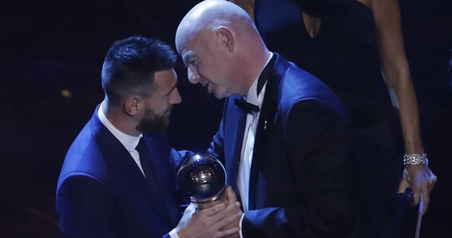 Giải thưởng The Best FIFA và Ballon d'Or không phải là 1