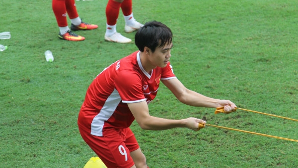 Cầu thủ thích nhuộm tóc nhất ĐTVN xướng tên Văn Toàn