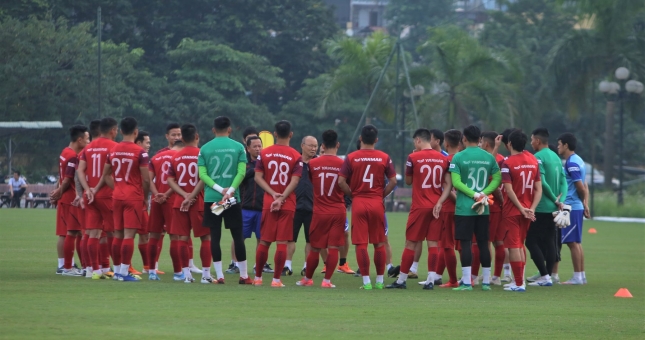 Tại sao U22 VN lại hội quân và tập luyện cùng ĐTQG?