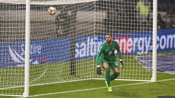 Đội bóng ngậm ngùi nhận bàn thua thứ 6 vì 'sai lầm kỳ quái'