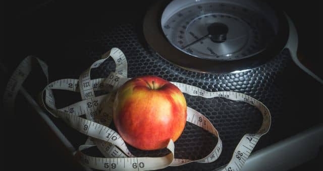 Để giảm cân, bạn cần đốt cháy 7000 calo, không phải 3,500