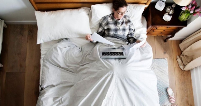 Sau khi ăn tối bao lâu mới nên đi ngủ?