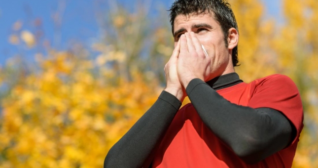 Nên tập thể dục khi bị cảm cúm không?