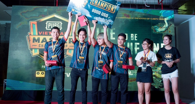 PochinkiHouse: Đội tuyển đi lên từ bàn tay trắng