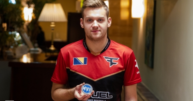 MVP lần nữa lại đến với NIKO trong giải EPICENTER