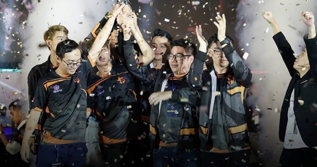 Nhà vô địch Đấu Trường Danh Vọng mùa Đông 2018 mang tên Team Flash