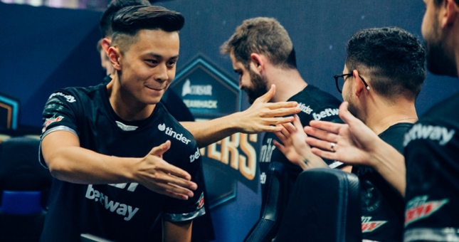 Stewie2k có mặt trong hạng mục 30 Under 30 của tạp chí Forbes