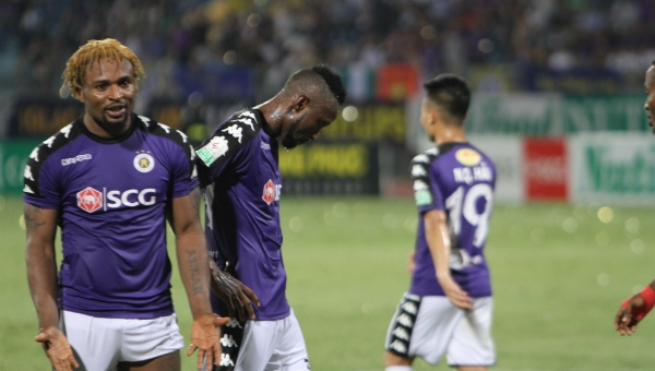 NÓNG: Hà Nội thua trận đầu tiên tại V.League trong ngày Sài Gòn thăng hoa