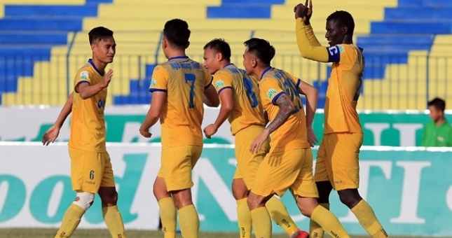 Thắng Hải Phòng, Thanh Hóa bất ngờ lọt top 2 BXH V-League