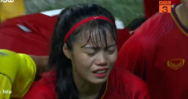 Tuyển thủ ĐT nữ Việt Nam: 'Những vết sẹo trên mặt em, ai thấu?'