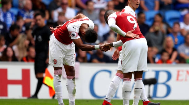 Rượt đuổi tỷ số nghẹt thở, Arsenal có chiến thắng thứ 2