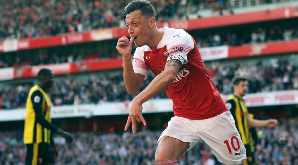 Video bàn thắng Arsenal 2-0 Watford, vòng 7 Premier League