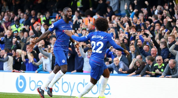 Pogba bị Rudiger lừa, đánh đầu rung lưới De Gea