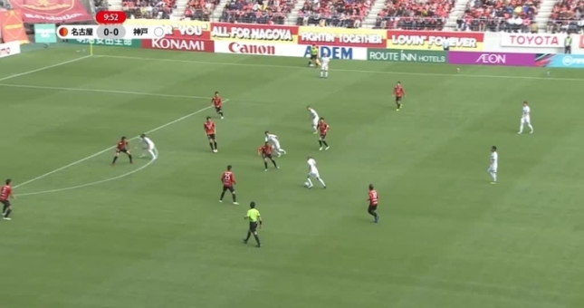 VIDEO: Iniesta lại 'làm thơ' trên sân cỏ Nhật Bản