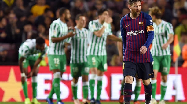 Barcelona suýt cầm hòa ngoạn mục Real Betis trên sân nhà